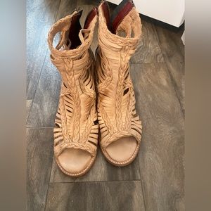 Freebird boots “Bela” - Size 10 Like new